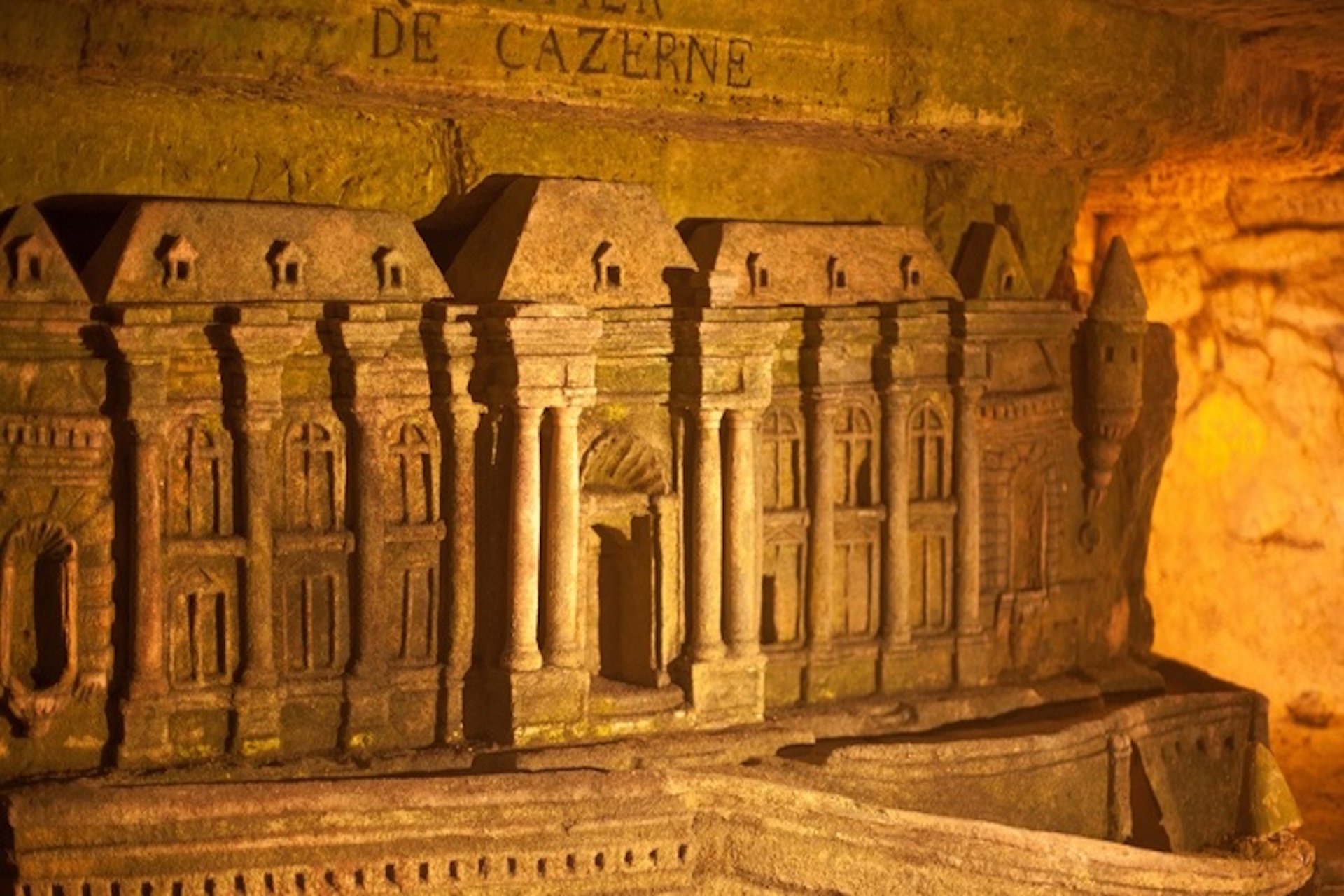 virtual tour of the paris catacombs